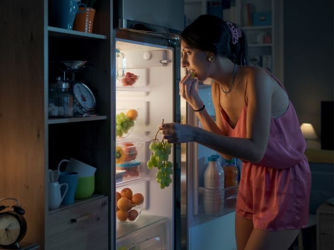 como calmar la ansiedad de comer por la noche