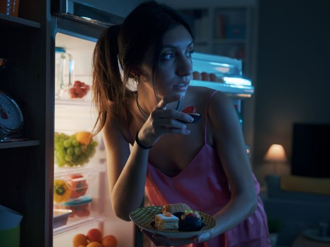 como quitar la ansiedad de comer por la noche